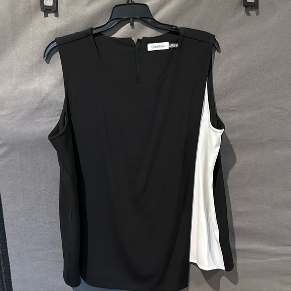 Calvin Klein Tops - Calvin Klein Sleeveless shirt